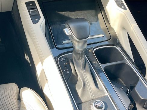 Used 2022 Kia Telluride SX image 17