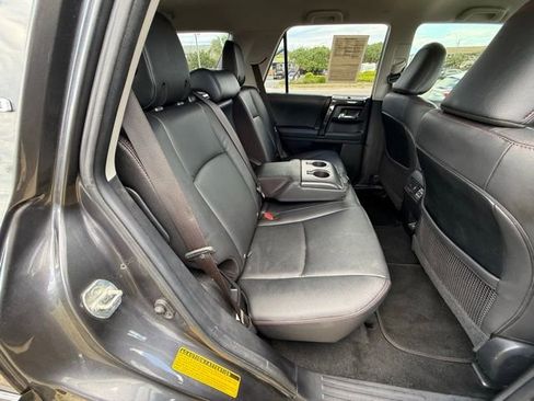 Used 2022 Toyota 4Runner TRD Off-Road Premium AWD/4WD image 12