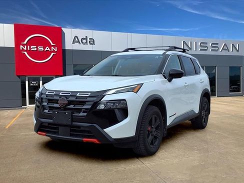 Certified 2025 Nissan Rogue SV AWD/4WD image 1