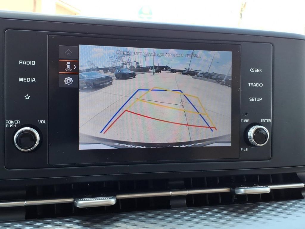 Used 2023 Kia Carnival LX FWD image 37