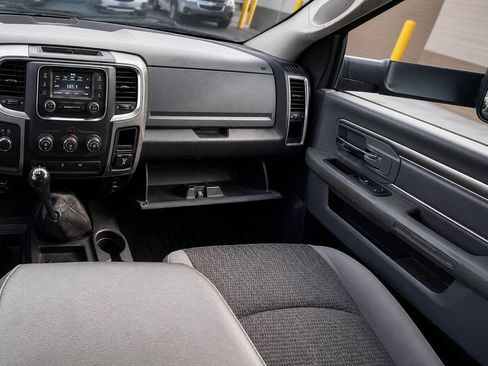 Used 2018 RAM 3500 SLT AWD/4WD image 8