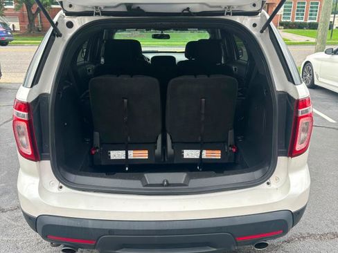Used 2014 Ford Explorer XLT w/ Equipment Group 201A AWD/4WD image 22