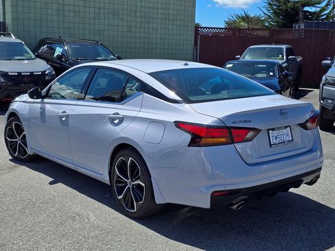 Used 2025 Nissan Altima 2.5 SR w/ SR Premium Package image 5