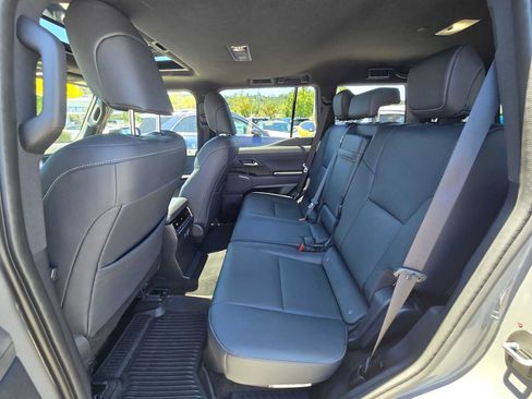 Used 2026 Lexus GX 550 w/ Accessory Package (31) AWD/4WD image 17
