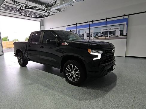 Used 2023 Chevrolet Silverado 1500 RST w/ Convenience Package II AWD/4WD image 2