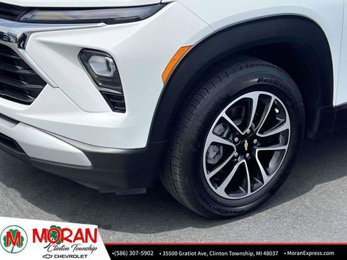 Certified 2024 Chevrolet TrailBlazer LT w/ Driver Confidence Package FWD image 9