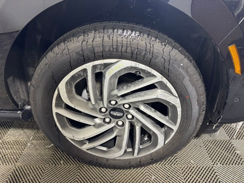 New 2025 Lincoln Navigator L Reserve AWD/4WD image 3