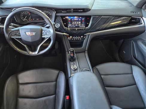 Used 2025 Cadillac XT6 Premium Luxury FWD image 15