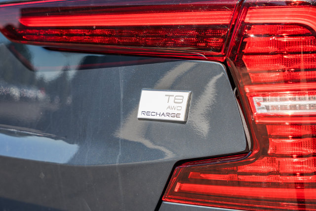 Certified 2024 Volvo S60 T8 Ultimate w/ Climate Package AWD/4WD image 8