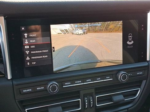 Used 2021 Porsche Macan S image 23