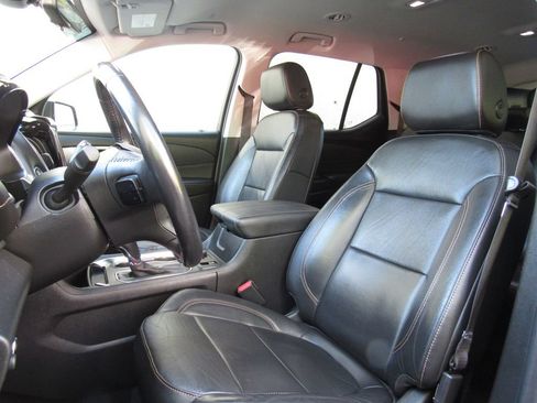 Used 2020 Chevrolet Traverse RS AWD/4WD image 12