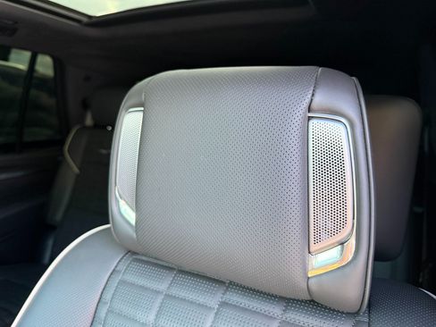 Used 2025 Cadillac Escalade V AWD/4WD image 41