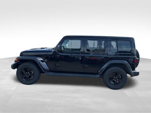 Used 2022 Jeep Wrangler Unlimited Sahara image 2