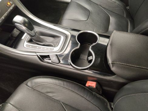 Used 2016 Ford Fusion Titanium FWD image 26