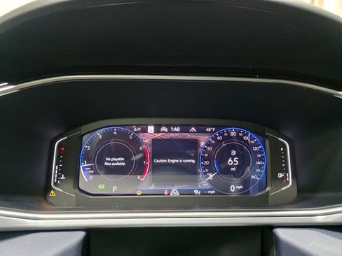 Used 2025 Volkswagen Taos SEL image 19