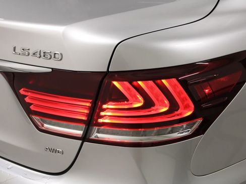 Used 2013 Lexus LS 460 AWD w/ Comfort Pkg image 9