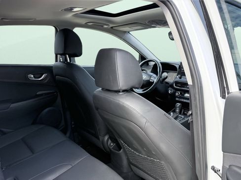 Used 2022 Hyundai Kona Limited FWD image 43
