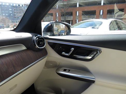 Used 2026 Mercedes-Benz GLC 300 4MATIC image 18