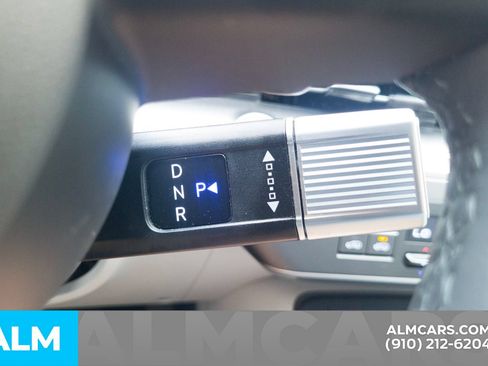 Used 2024 Hyundai Kona Limited FWD image 12