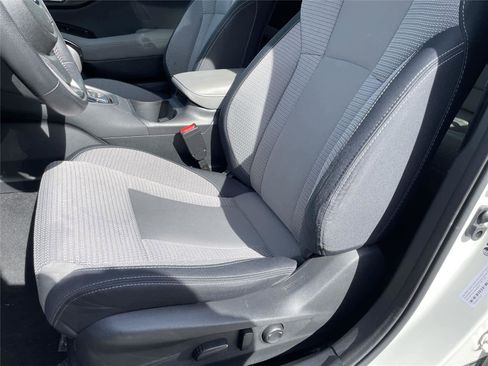 Used 2023 Subaru Outback Premium image 12