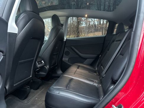 Used 2022 Tesla Model Y Long Range image 15