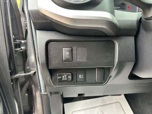 Used 2022 Toyota Tacoma SR5 RWD image 21