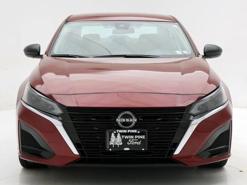 Used 2024 Nissan Altima 2.5 SV image 5