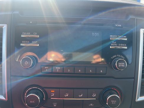 Used 2018 Nissan Titan S w/ S Utility Package image 15