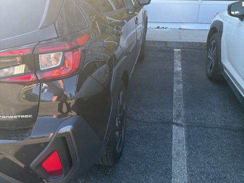 Used 2024 Subaru Crosstrek 2.5i Limited AWD/4WD image 6