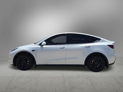 Used 2023 Tesla Model Y Long Range AWD/4WD image 3