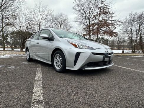 Used 2022 Toyota Prius LE image 5