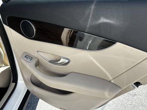Certified 2022 Mercedes-Benz GLC 300 image 19