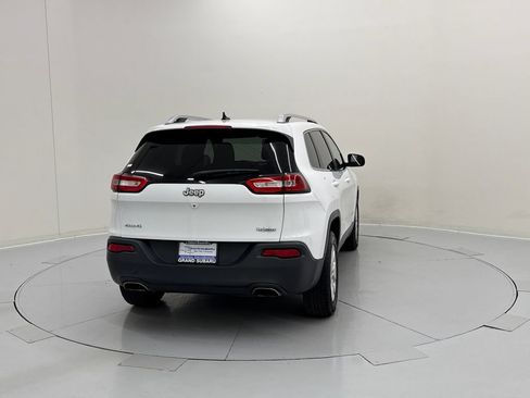 Used 2015 Jeep Cherokee Latitude w/ Cold Weather Group AWD/4WD image 5