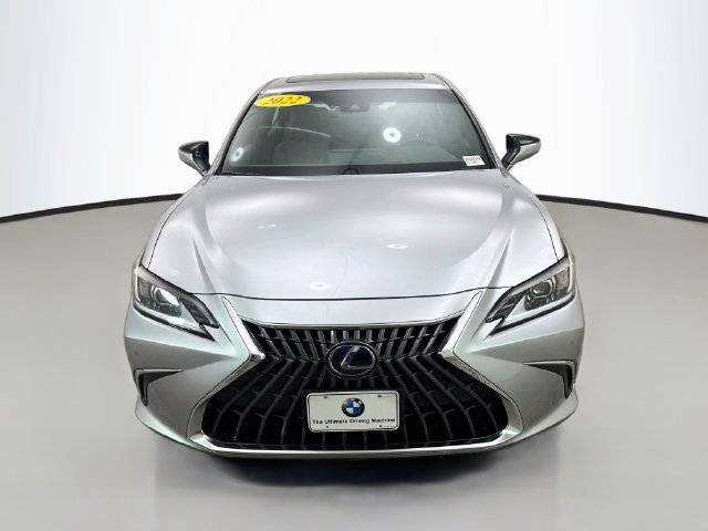 Used 2022 Lexus ES 300h w/ Premium Package FWD image 2