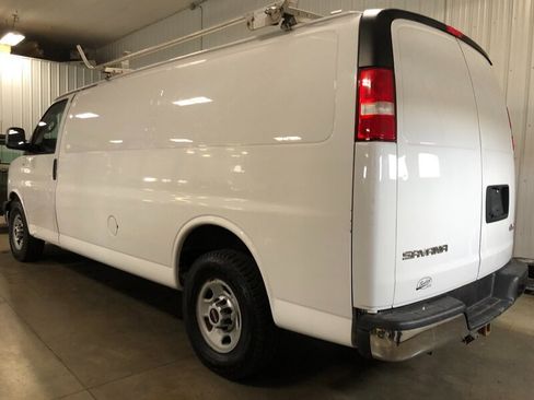 Used 2017 GMC Savana 2500 Extended image 3