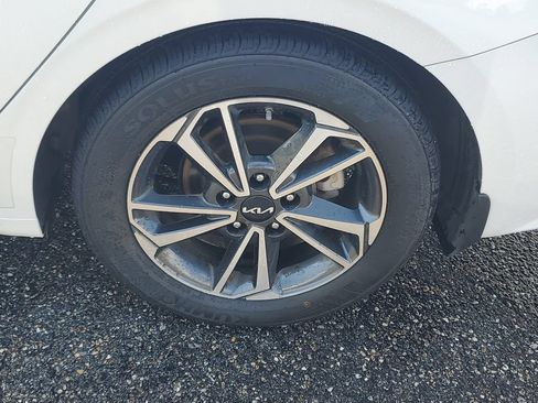 Used 2023 Kia Forte LXS FWD image 29