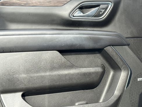 Used 2021 Chevrolet Tahoe Z71 w/ Luxury Package image 14