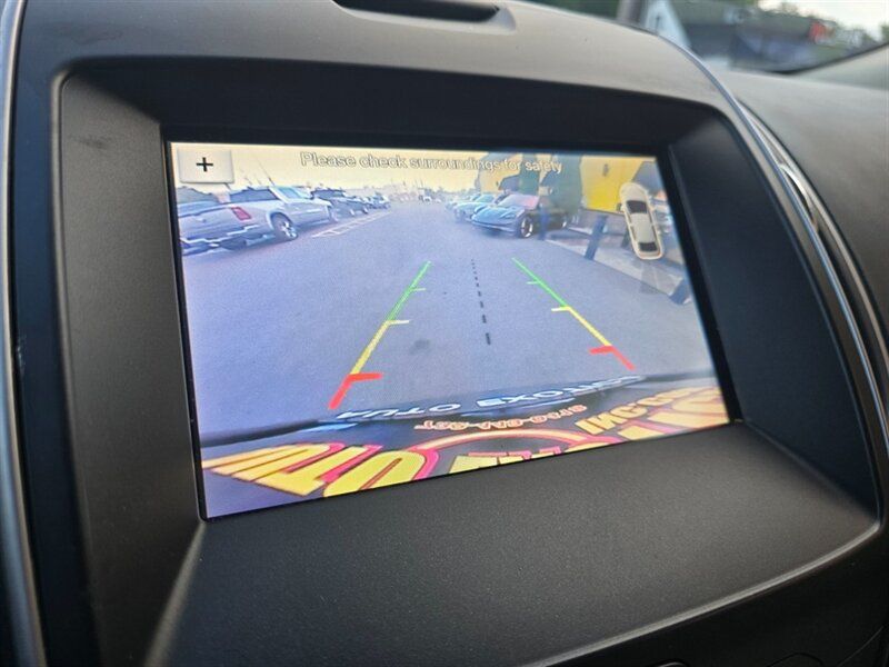 Used 2019 Ford Edge SEL w/ Equipment Group 201A AWD/4WD image 9