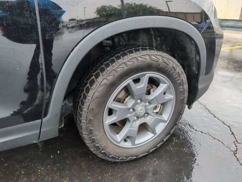 Used 2025 Honda Passport TrailSport image 13