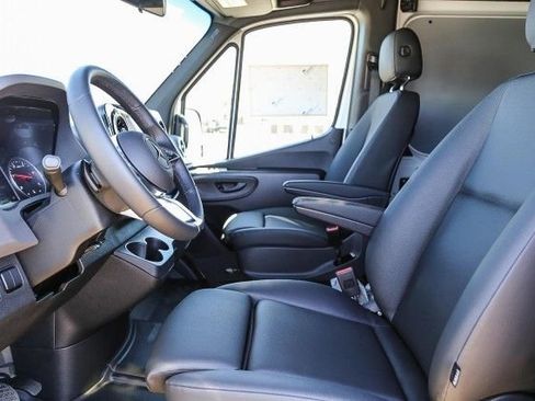 New 2025 Mercedes-Benz Sprinter 2500 image 17