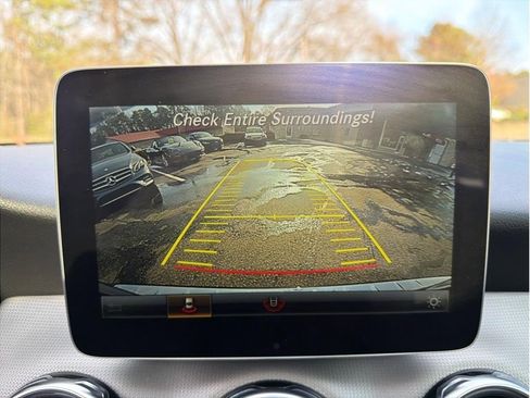 Used 2018 Mercedes-Benz GLA 250 image 24
