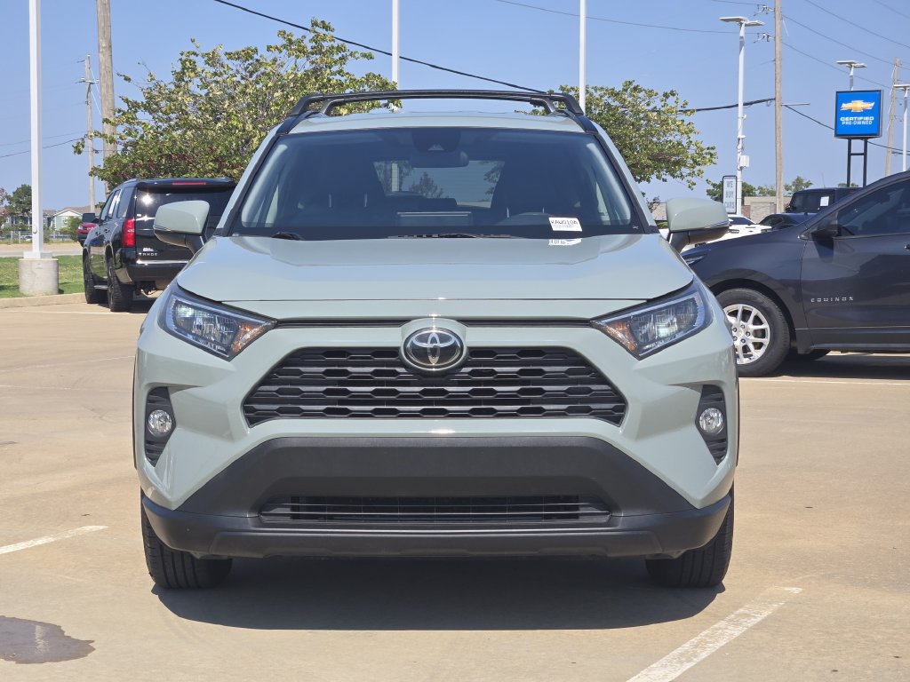 Used 2020 Toyota RAV4 XLE FWD image 2