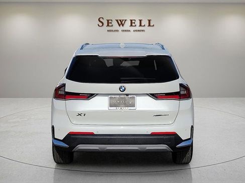 Used 2023 BMW X1 xDrive28i w/ Convenience Package AWD/4WD image 4
