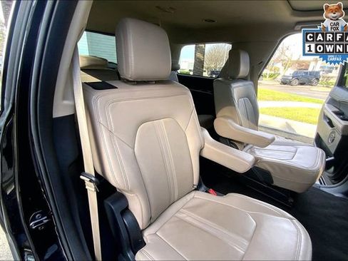 Used 2024 Ford Expedition Limited image 27