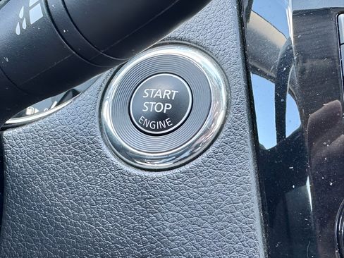 Used 2019 Nissan Rogue SV w/ Premium Package FWD image 28