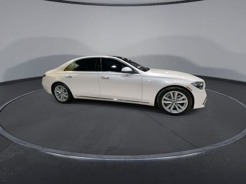 Used 2021 Mercedes-Benz S 500 4MATIC image 2