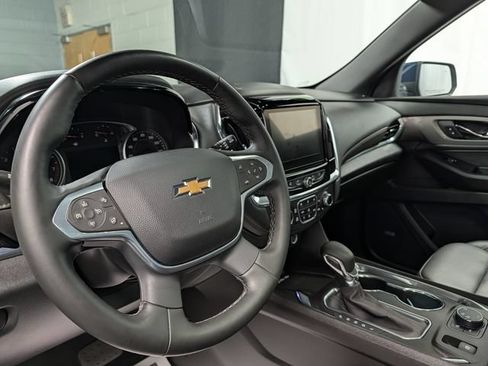 Used 2023 Chevrolet Traverse LT w/ LT Premium Package AWD/4WD image 21
