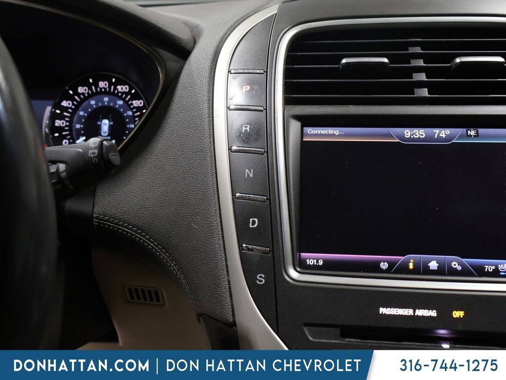 Used 2016 Lincoln MKX Reserve w/ Luxury Package AWD/4WD image 3