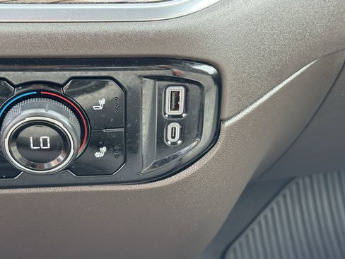 Used 2025 Chevrolet Silverado 2500 LT w/ Convenience Package image 21