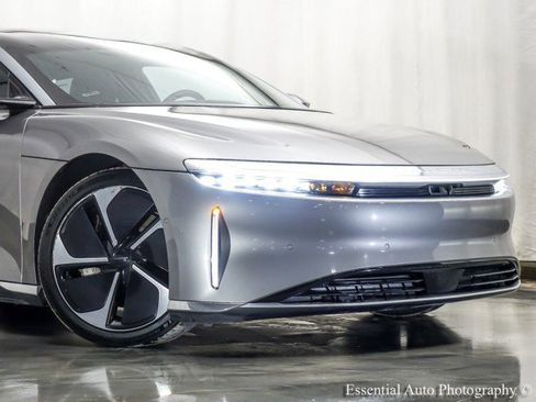 Used 2023 Lucid Air Touring image 2